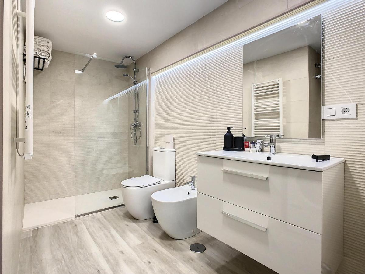Apartcity Triana Seville Exterior photo