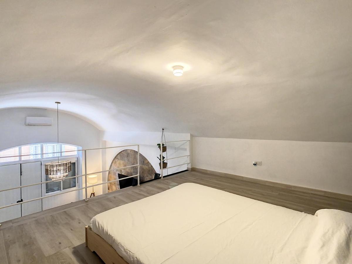 Apartcity Triana Seville Exterior photo